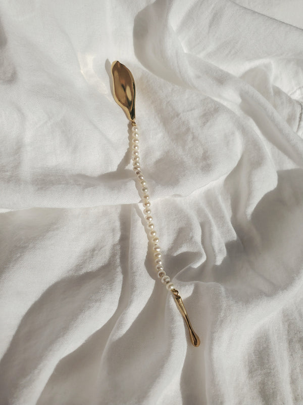 Pearl Drip - Single Earring